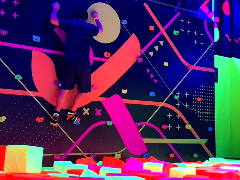 Vila Trampolim chega ao Montes Claros Shopping com experiência imersiva de lazer e entretenimento para toda a família